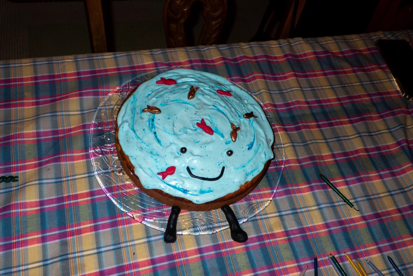 anniversaire d’ana sur le thème de la mer de l’eau etc 🌊🫧🐟 je lui ai offert une boule de mousse :))
& le carrot cake qu’on a décoré avec harmonie!! (on avait un peu la langue bleue après)
