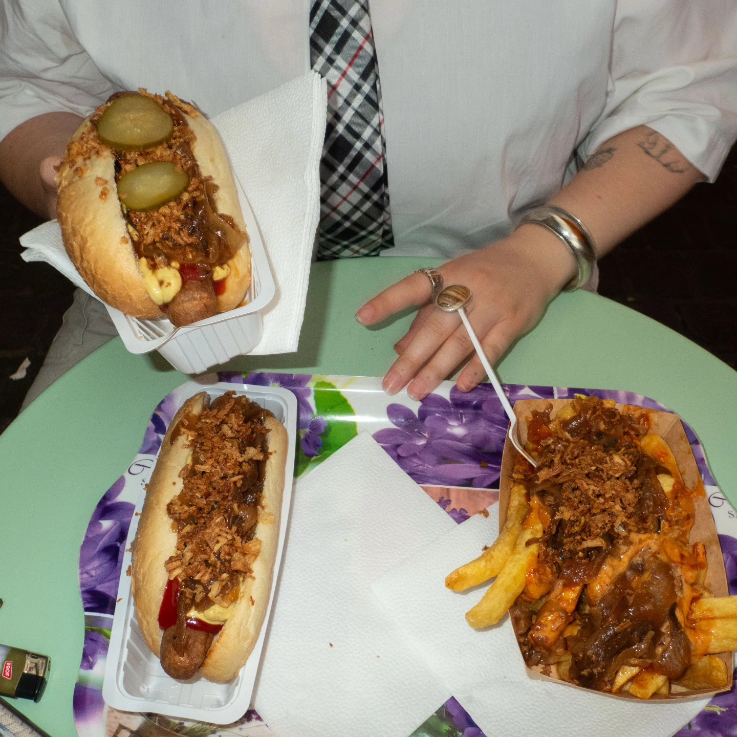gros hot dog , ongles de mathilde , pigeons , zelda & bilou (¿)