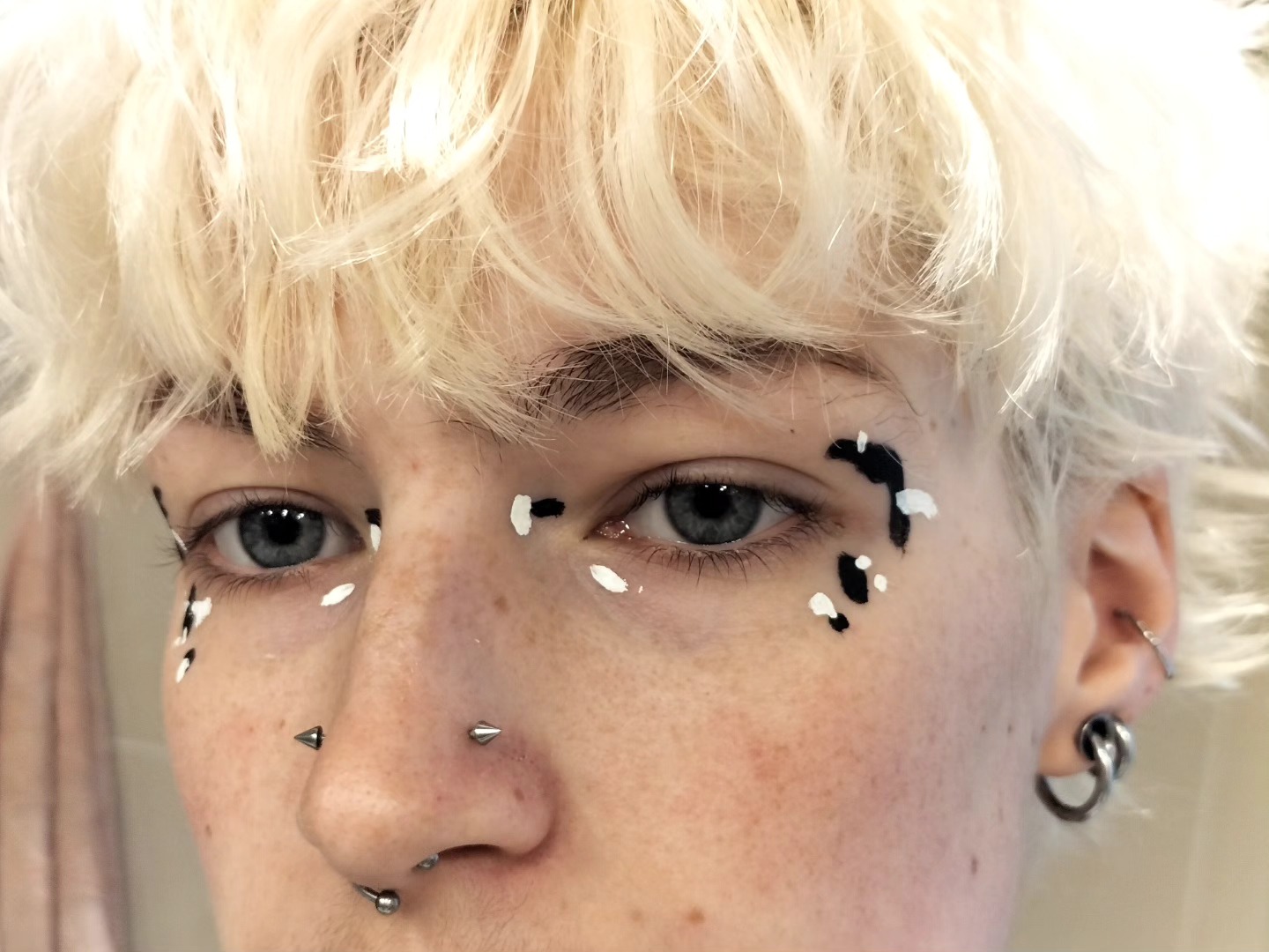 I’M MEETING HER TODAY IT’S CRAZY. /⁠ᐠ⁠｡⁠ꞈ⁠｡⁠ᐟ⁠\i did my makeup accordingly to match her patches ʕ⁠ ⁠ꈍ⁠ᴥ⁠ꈍ⁠ʔ