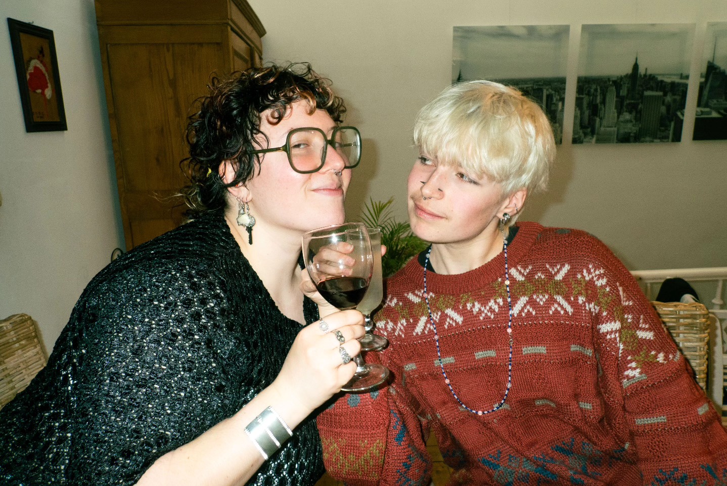 on a mangé plein de chok et bu du vin fancy, we’re so twins with @zmeep