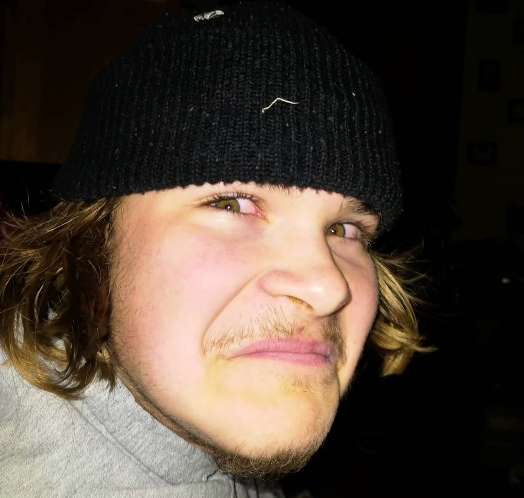 je me souviens plus de son nom du coup ça restera monsieur weed